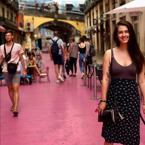 Meet your Posher, Erin - Picture 2 of 5